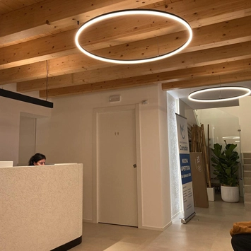 Illuminazione professionale su misura per uno studio dentistico